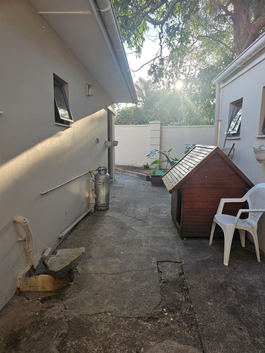 5 Bedroom Property for Sale in Gonubie North Eastern Cape